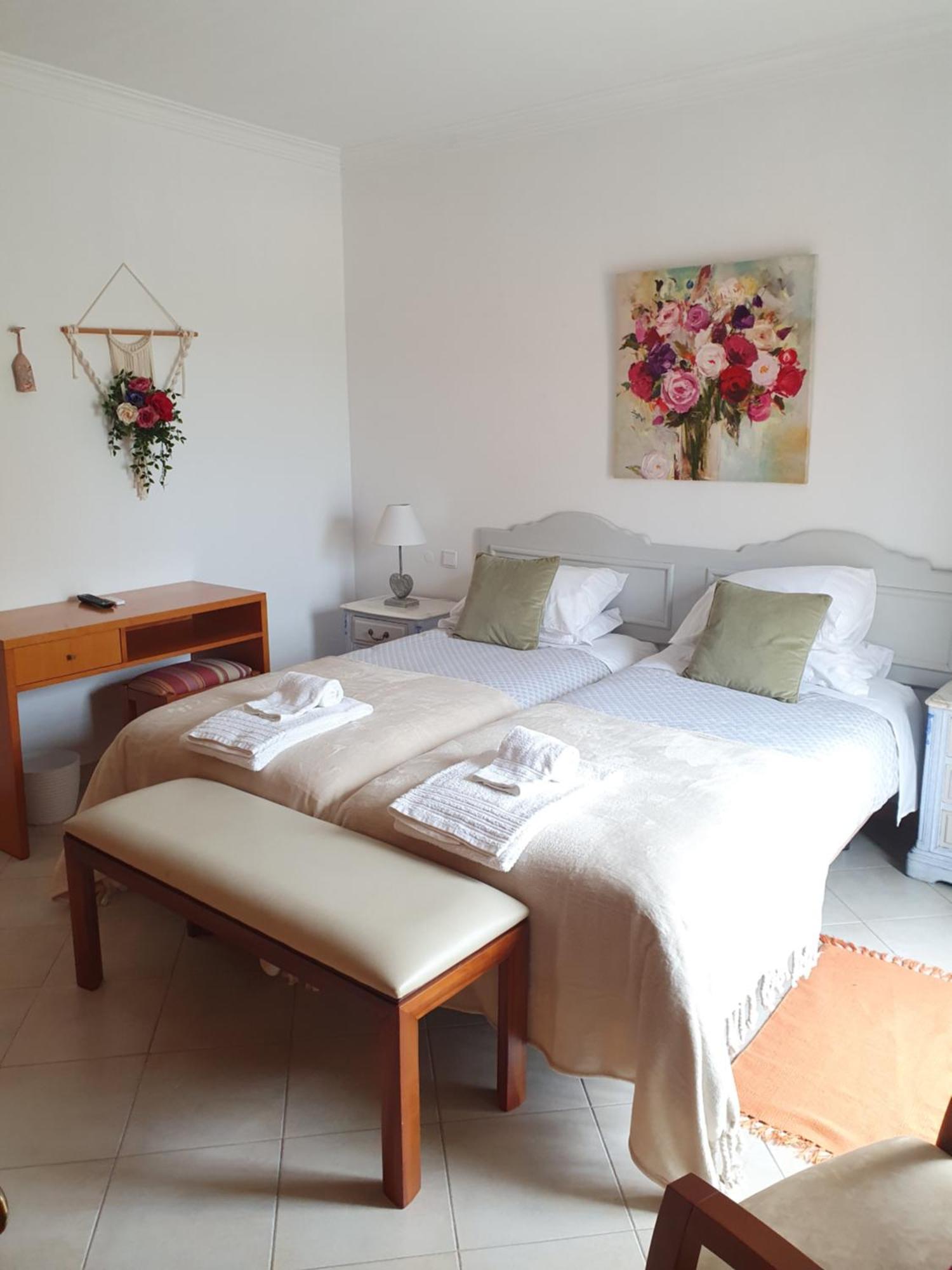 Vila Apartamentos Estrela Lagos Værelse billede